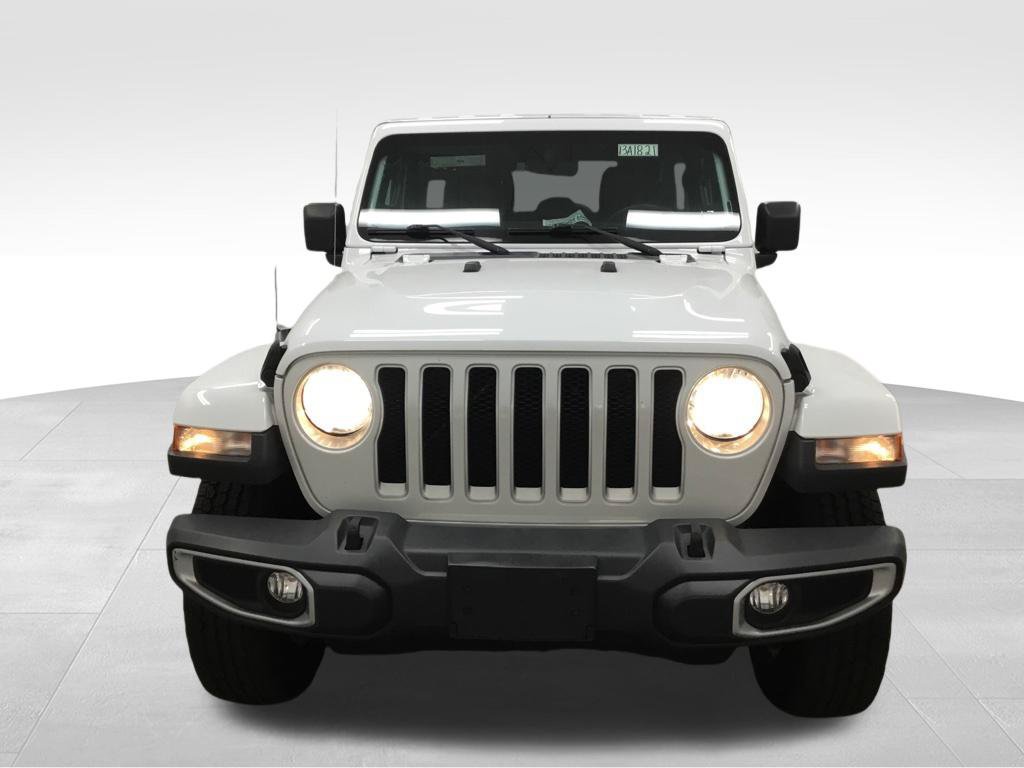 Used 2018 Jeep Wrangler Unlimited Sahara AWD/4WD image 3