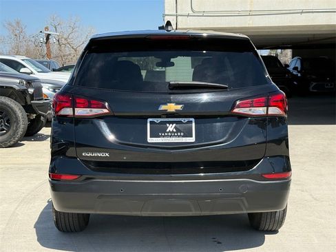 Used 2022 Chevrolet Equinox LS w/ LS Convenience Package image 9
