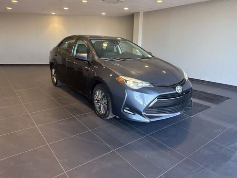 Used 2017 Toyota Corolla XLE w/ Carpet Mat Package (TMS) image 4