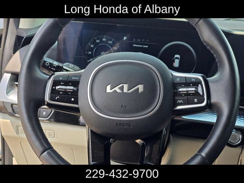 Used 2024 Kia Carnival SX Prestige FWD image 16