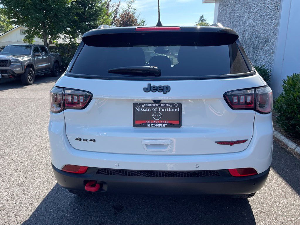Used 2025 Jeep Compass Trailhawk AWD/4WD image 7