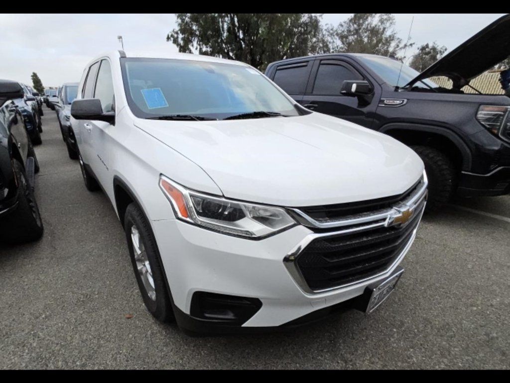 Used 2019 Chevrolet Traverse LS w/ LPO, Cargo Package FWD image 2
