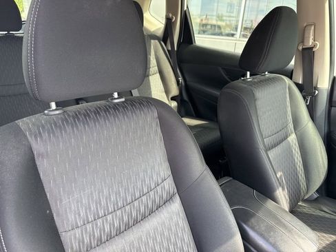 Used 2017 Nissan Rogue S AWD/4WD image 19