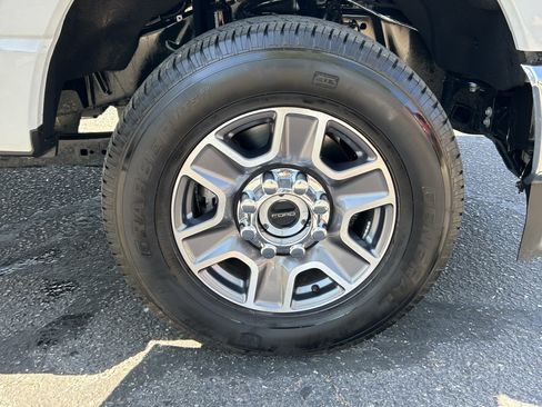 Used 2026 Ford F250 Lariat AWD/4WD image 7