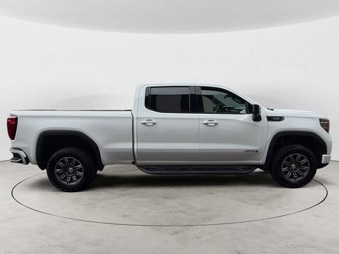 Used 2024 GMC Sierra 1500 AT4 w/ Technology Package AWD/4WD image 4