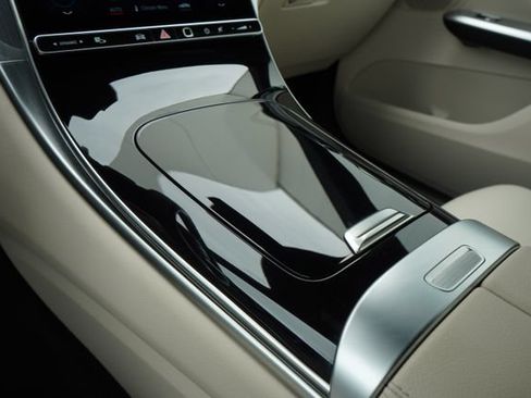 Certified 2024 Mercedes-Benz GLC 300 image 20