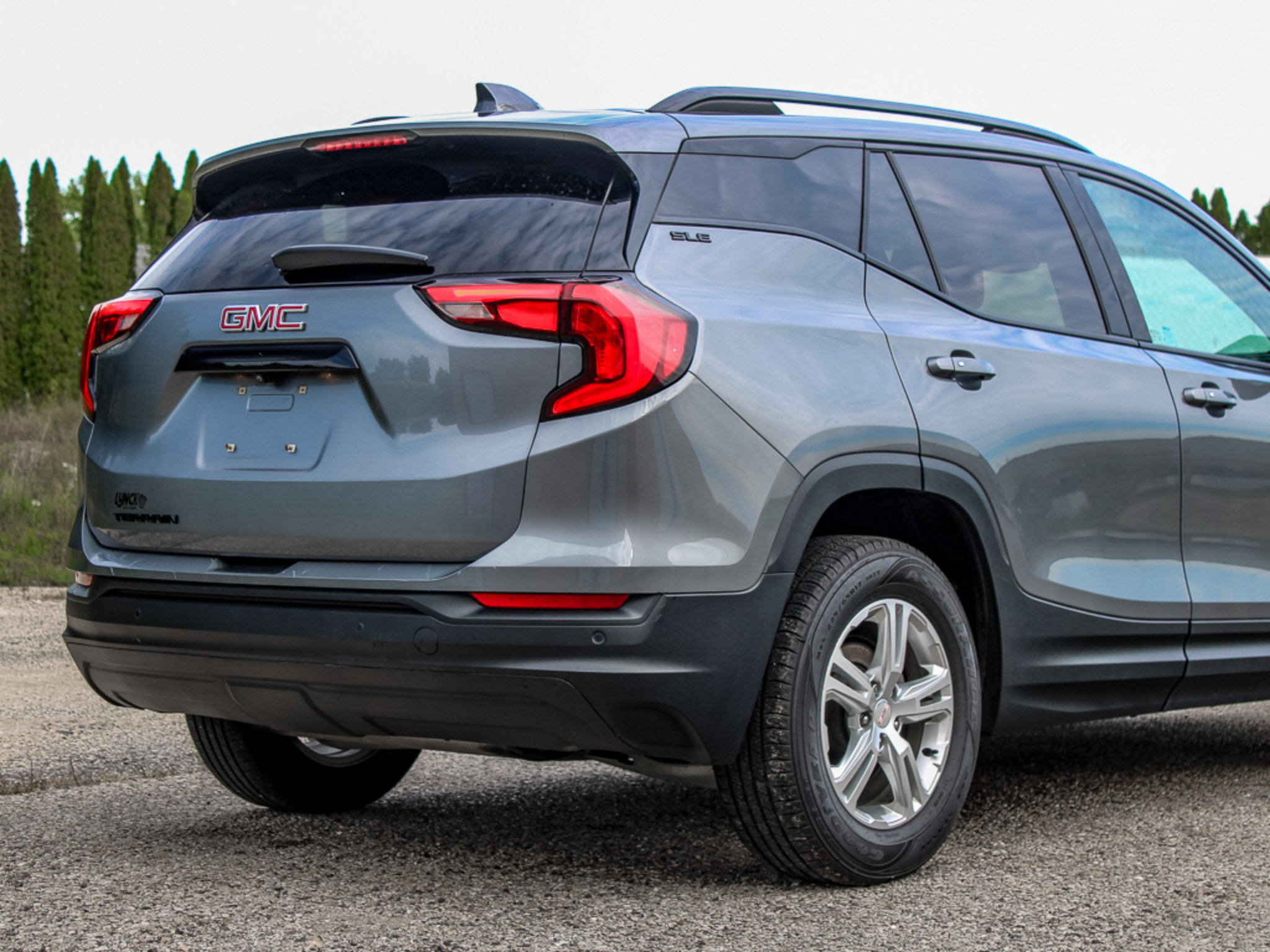 Used 2020 GMC Terrain SLE w/ Driver Convenience Package FWD image 9
