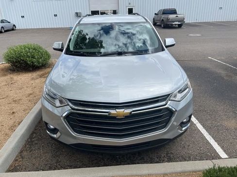 Used 2020 Chevrolet Traverse LT image 6