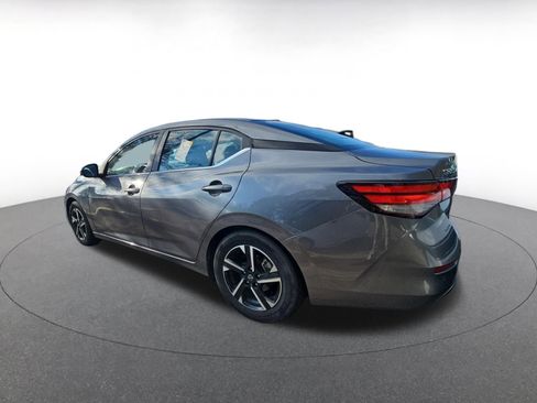 Used 2025 Nissan Sentra SV image 6