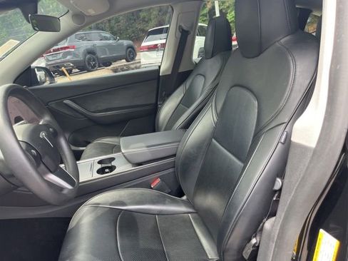 Used 2022 Tesla Model Y Long Range AWD/4WD image 8