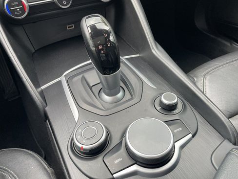 Used 2017 Alfa Romeo Giulia RWD image 20