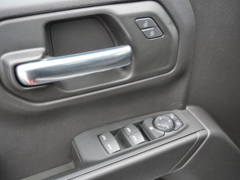 Used 2023 Chevrolet Silverado 1500 Custom image 17