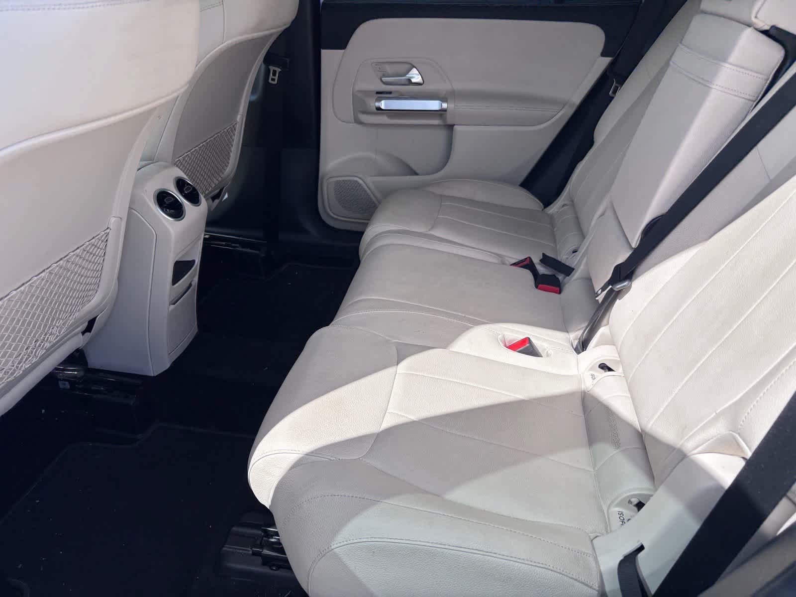 Used 2023 Mercedes-Benz GLB 250 4MATIC image 11