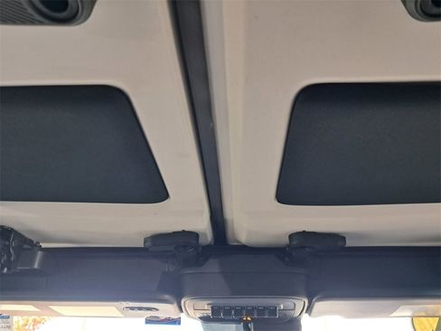 Used 2024 Ford Bronco Outer Banks image 19