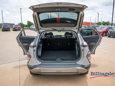 Used 2024 Hyundai Kona Limited AWD/4WD image 17