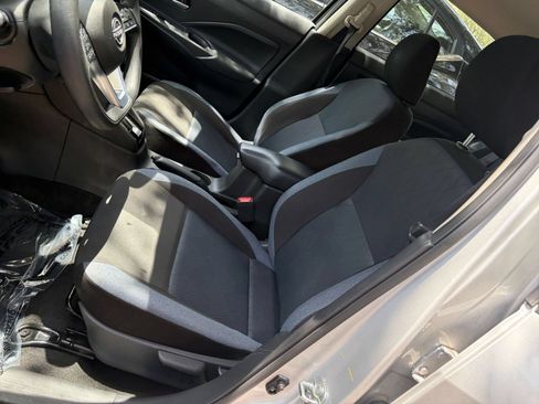 Used 2025 Nissan Versa SV FWD image 30