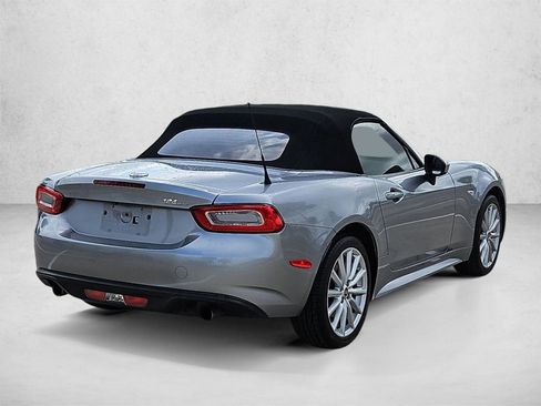 Used 2017 FIAT 124 Spider Lusso RWD image 5