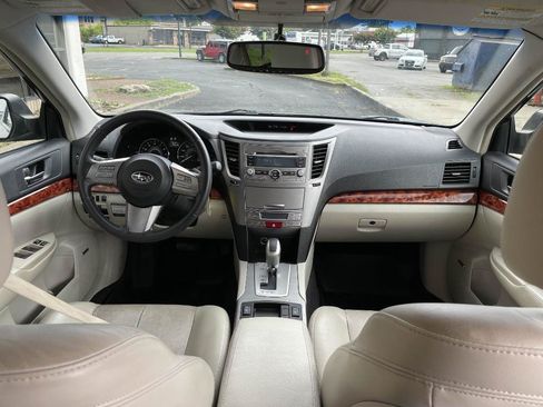 Used 2010 Subaru Outback 3.6R Limited AWD/4WD image 10