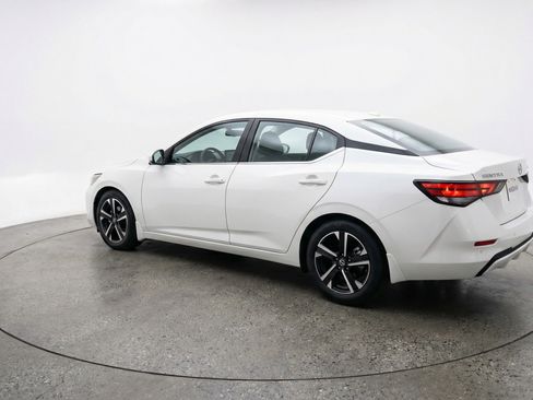 Used 2025 Nissan Sentra SV image 6