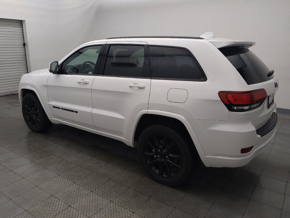 Used 2022 Jeep Grand Cherokee Laredo X RWD image 3