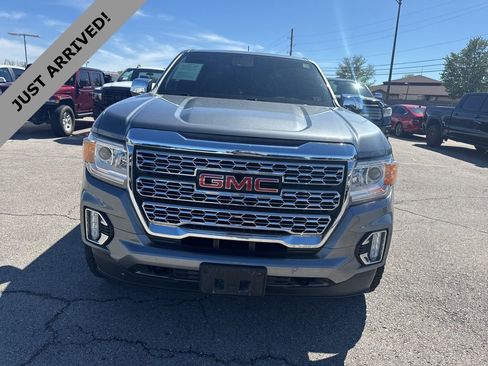 Used 2022 GMC Canyon Denali image 2