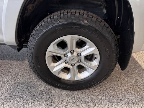 Certified 2023 Toyota 4Runner SR5 AWD/4WD image 17
