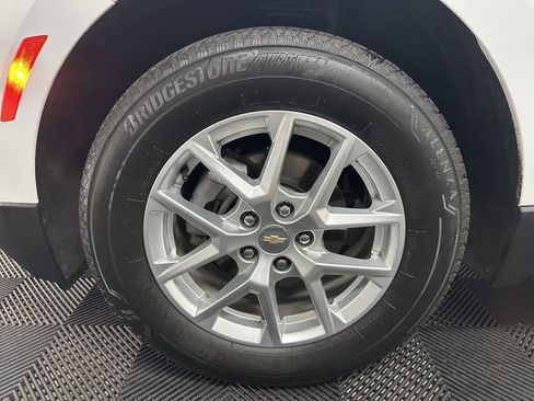 Used 2022 Chevrolet Equinox LS image 36