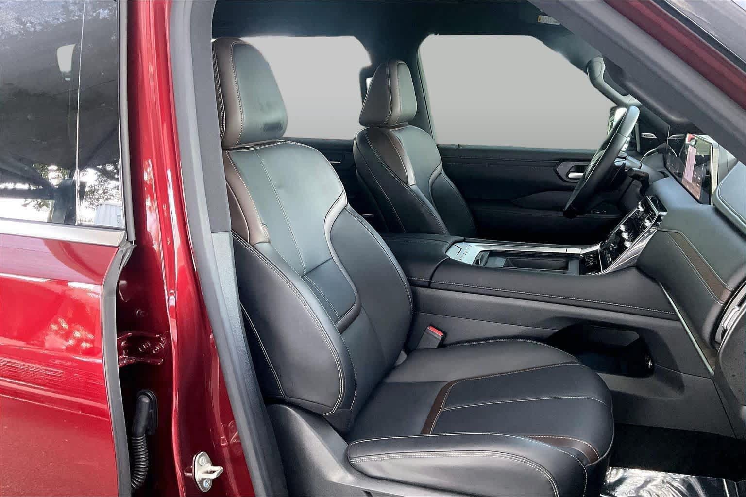 Used 2026 Nissan Armada SL w/ Captain's Chari Seat Package RWD image 9