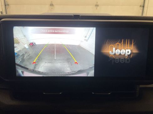 Used 2024 Jeep Wrangler Unlimited Sport AWD/4WD image 8