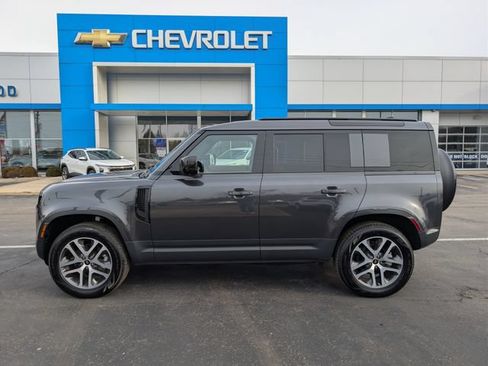 Used 2025 Land Rover Defender 110 S AWD/4WD image 2