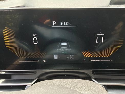 Used 2026 Kia Carnival FWD image 42