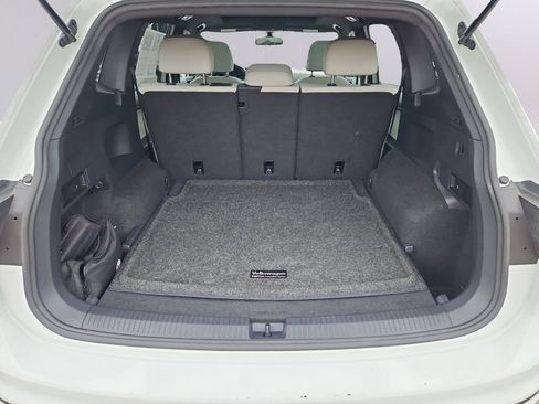 Used 2021 Volkswagen Tiguan SE R-Line AWD/4WD image 32