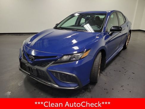 Used 2024 Toyota Camry SE image 4