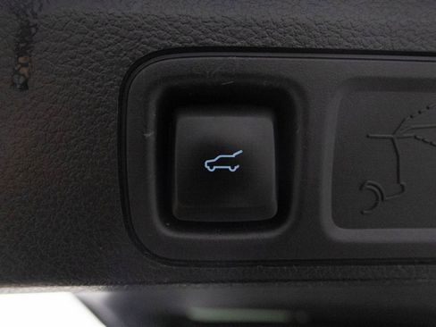 Used 2024 Ford Expedition Max XLT image 35