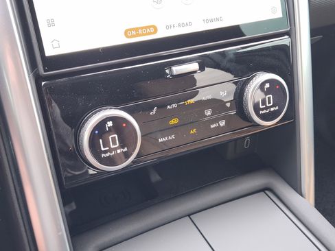 New 2026 Land Rover Discovery Dynamic SE AWD/4WD image 25