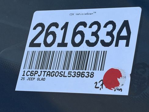 Used 2025 Jeep Gladiator Sport AWD/4WD image 34