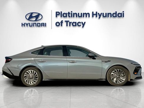 New 2026 Hyundai Sonata Limited FWD image 3