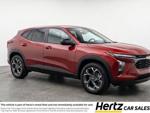 Used 2025 Chevrolet Trax LT FWD image 1