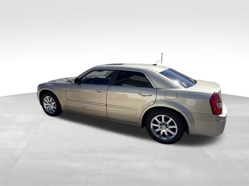 Used 2008 Chrysler 300 Touring RWD image 7