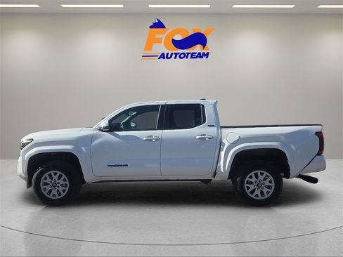 New 2026 Toyota Tacoma SR5 image 2