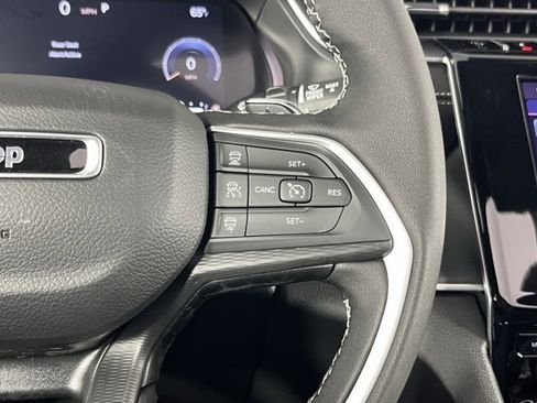 New 2025 Jeep Grand Cherokee L Altitude image 16