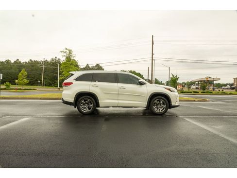 Used 2017 Toyota Highlander Limited Platinum AWD/4WD image 4