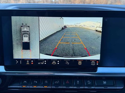 Used 2024 Chevrolet Silverado 1500 LTZ AWD/4WD image 20