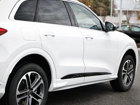 New 2025 Audi Q5 2.0T Premium image 8