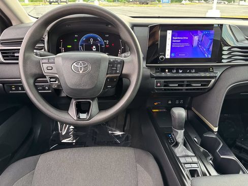Used 2025 Toyota Camry LE FWD image 19