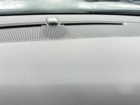 Used 2025 Chevrolet Equinox LT image 18