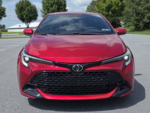 Used 2025 Toyota Corolla SE w/ SE Package FWD image 3