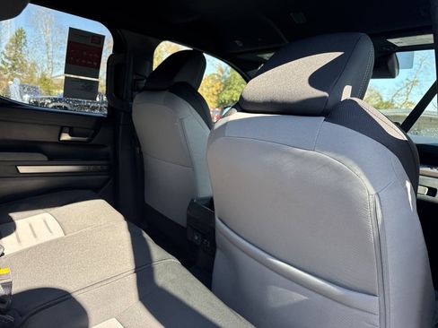 Used 2024 Toyota Tacoma image 30