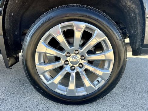 Used 2019 Chevrolet Silverado 1500 High Country w/ Technology Package image 32