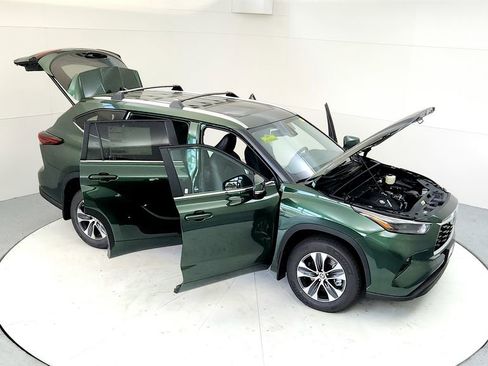 Certified 2024 Toyota Highlander XLE AWD/4WD image 20